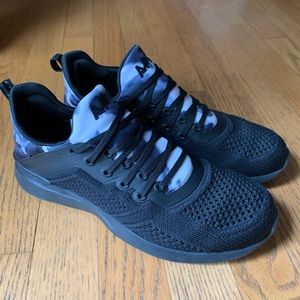 APL Women's Techloom Tracer Sneaker Size 8 Black/White/Tie Dye